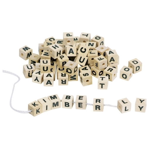 Слика на Коцки со букви, со дупчиња за да се нижат на врвка
