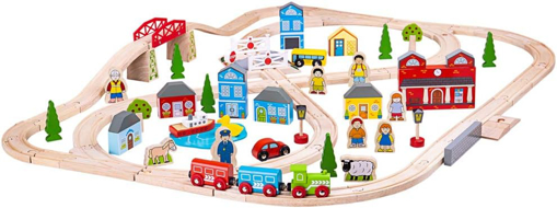Слика на Дрвен железнички сет „ Во Град и на Село“ 91 елемент – Town & Country Train Set – Bigjigs Toys