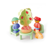 Слика на Сет за игра од коцки, фигури и животни ФАРМА, 27 делови – Hape