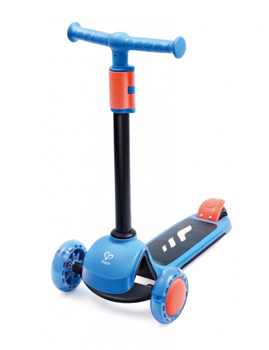 Слика на Детски тротинет со светлечки тркала (Син) – Hape